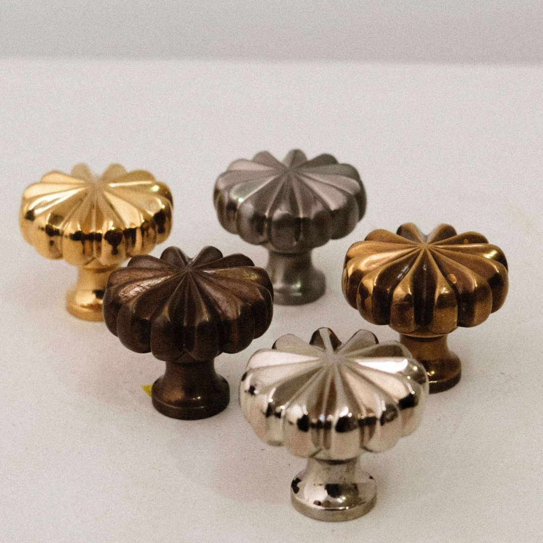 Signature Brass Milan Knob