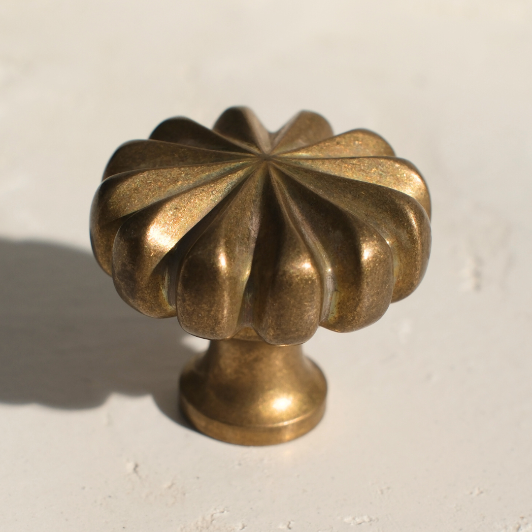 Signature Brass Milan Knob